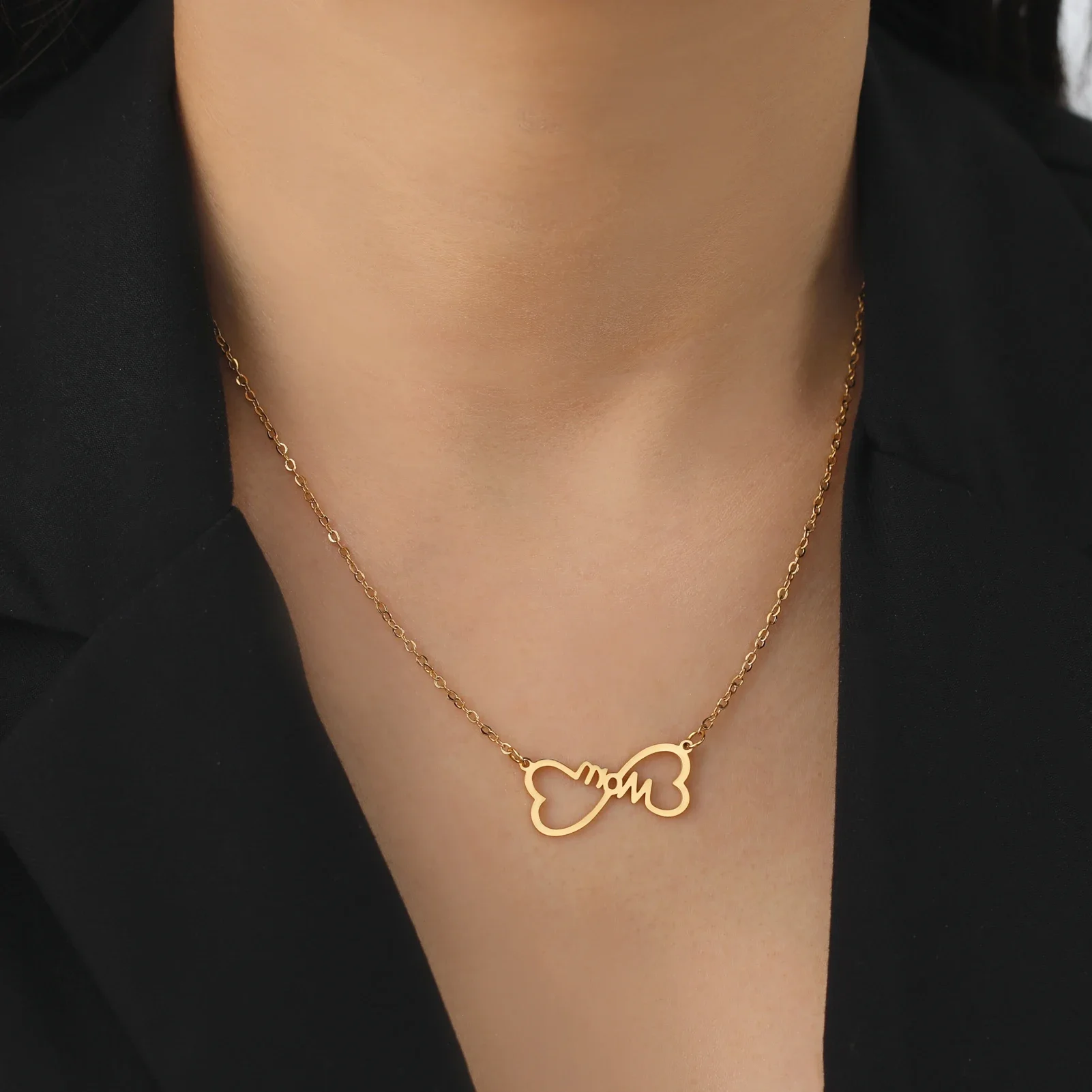 Skyrim Mama Letter Pendant Necklace for Women Stainless Steel Neck Chain Choker Trendy Family Jewelry Mother's Day Gift for Mom