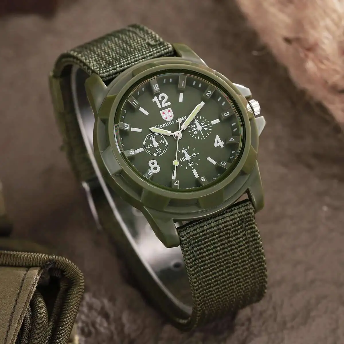 Men Military Watches Casual Nylon Band Mens Sport Quartz Watch Relogio Masculino Reloj Hombre（Without Box）