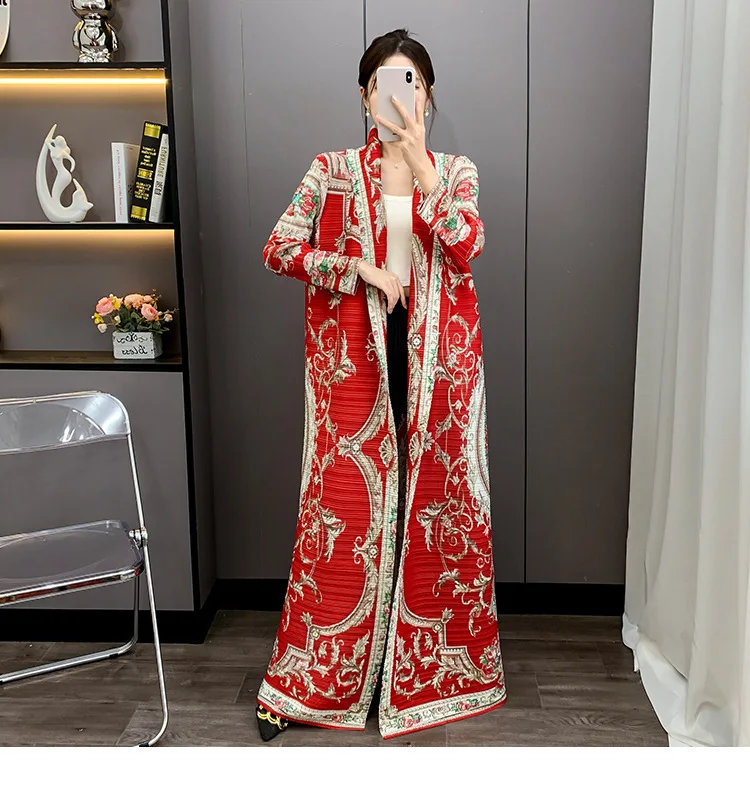 LANMREM Red National Style Printting Pleated Women's Long Robe 2025 New Fashion Chic Temperament Cardigan Trench Coat 2DB3930