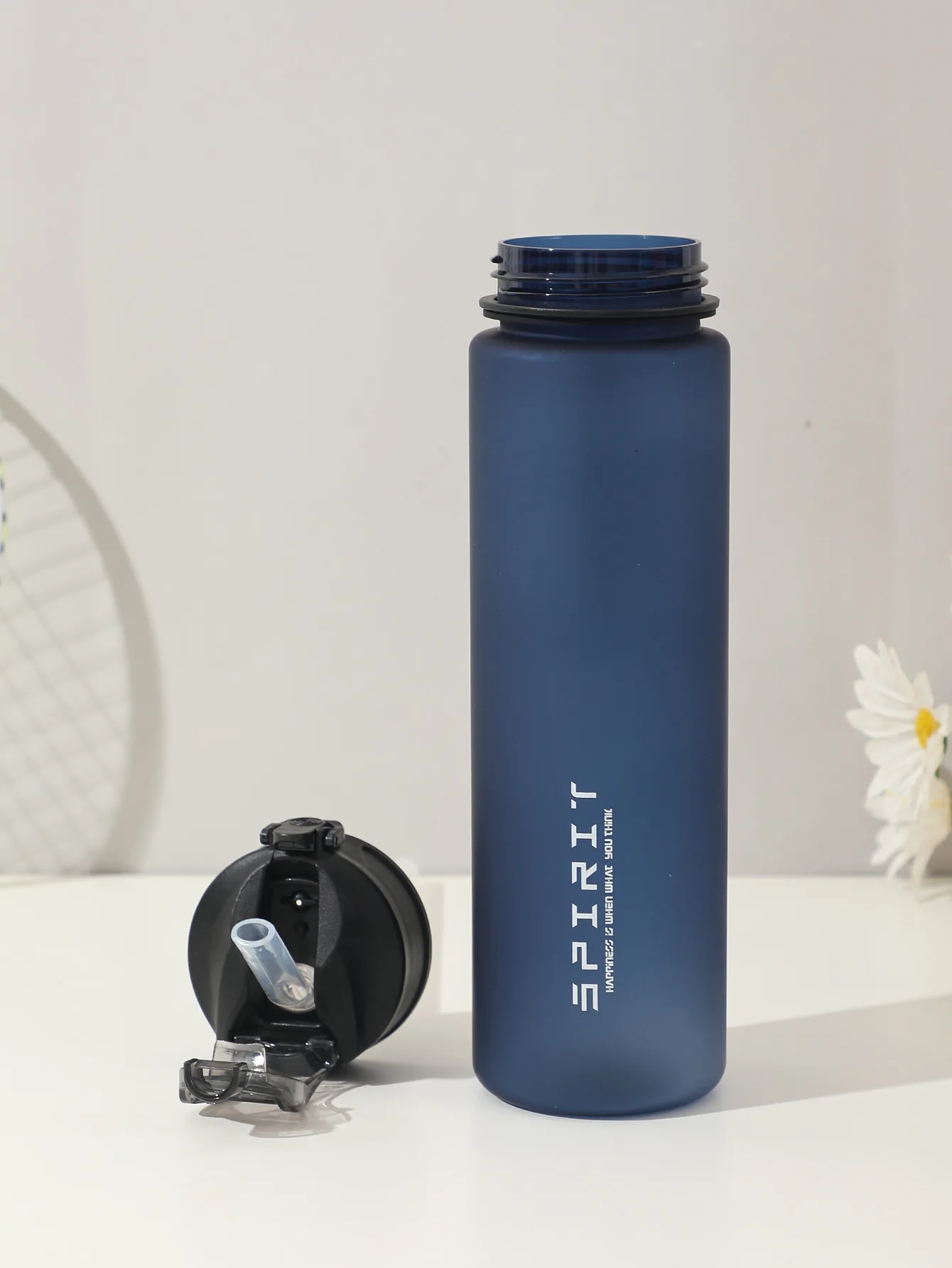 750ML Leak-Proof Sports Water Bottle with Straw and Carrying Loop BPA-Free Portable Mug with Seal Lid for Fitness Camping