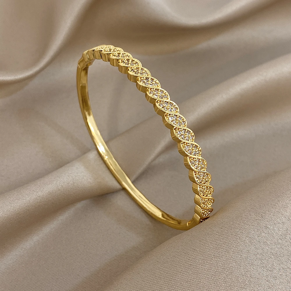Freetry Vintage Rhinestone Gold Plated Spring Bangle Bracelet for Women Stylish Simple Geometric Cuff Bracelet Lady Jewelry Gift