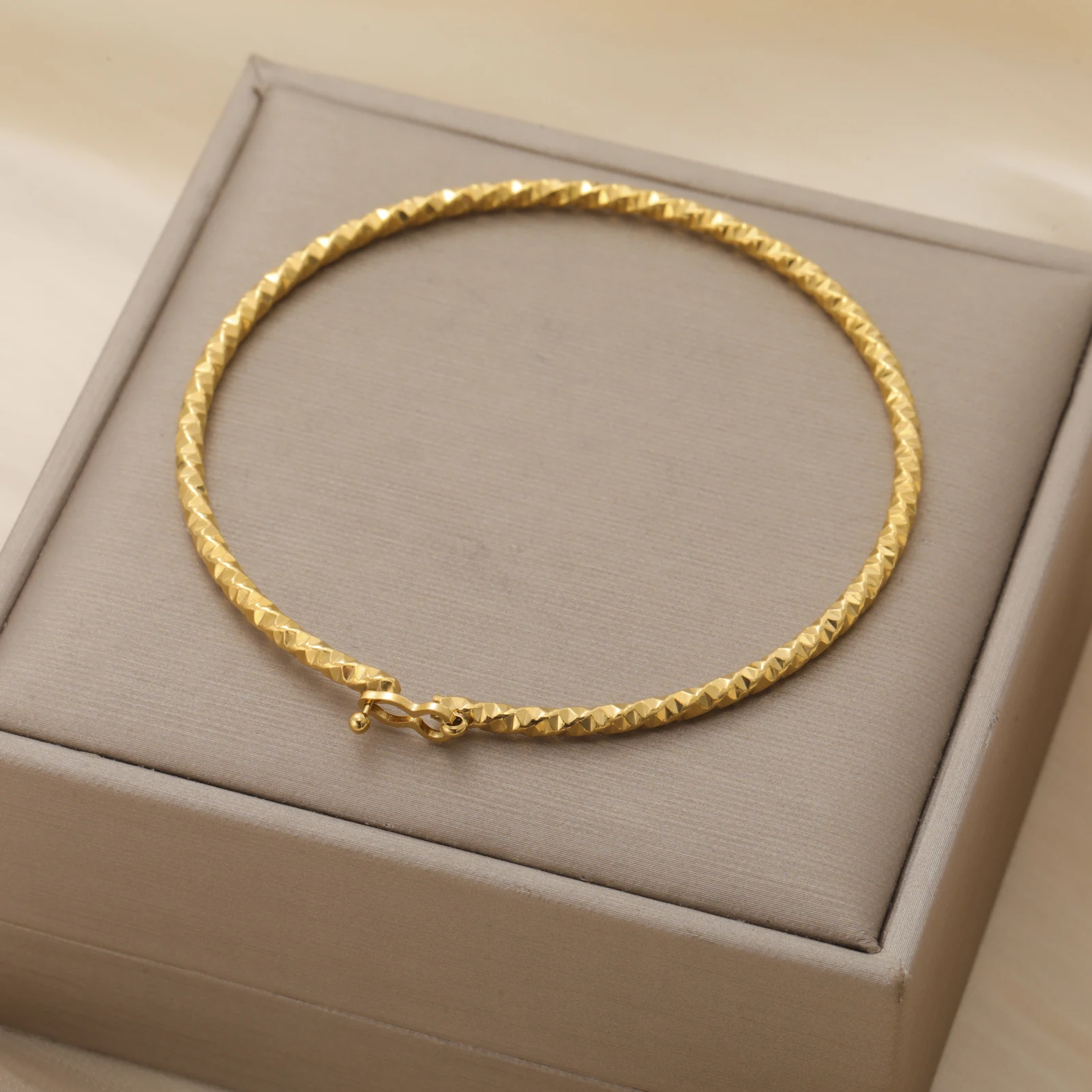 Cazador Stainless Steel Bracelet for Women Gold Plated Bangles Waterproof Jewelry Party Wedding Birthday Gift 2026 Trendy New