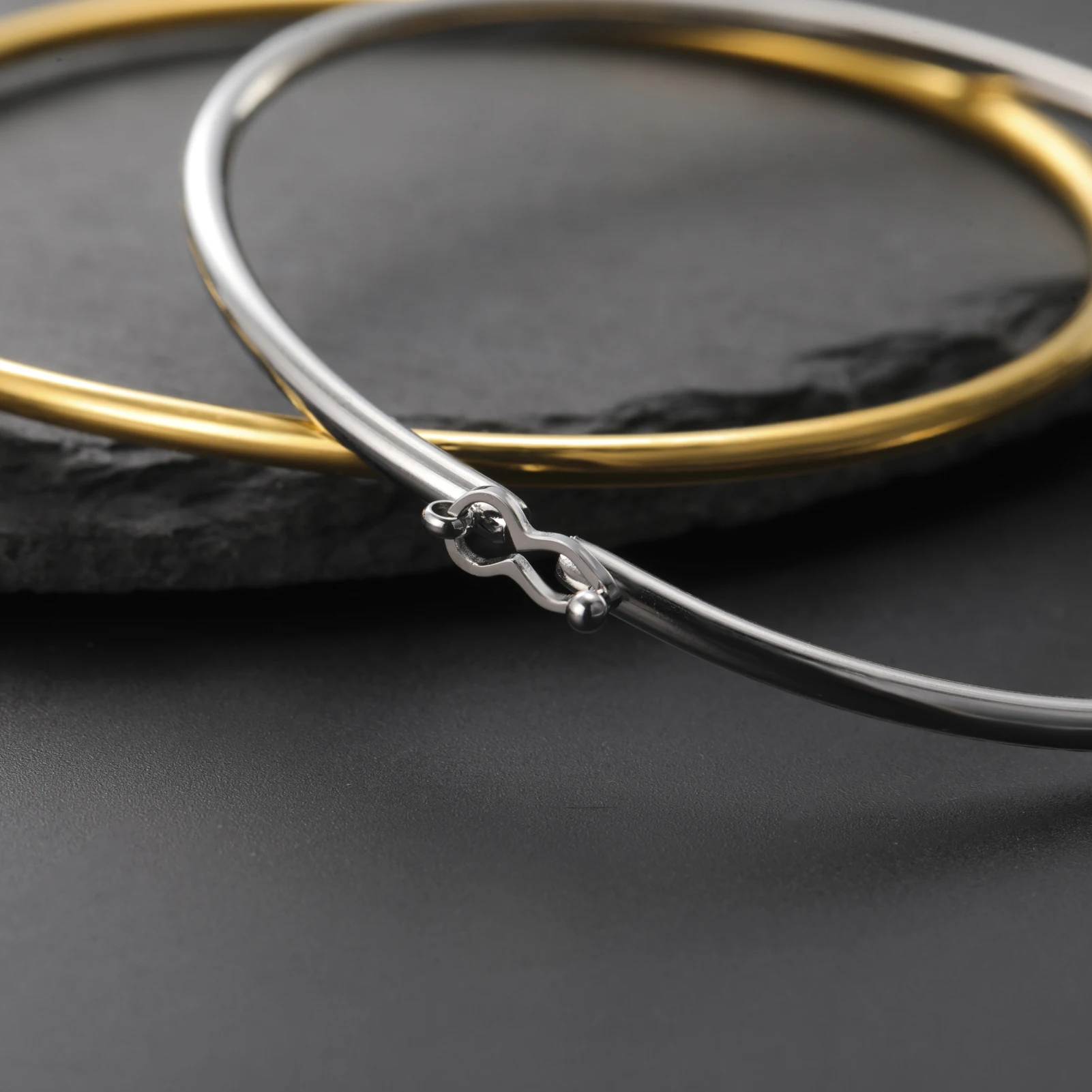 Cazador Stainless Steel Bracelet for Women Gold Plated Bangles Waterproof Jewelry Party Wedding Birthday Gift 2026 Trendy New