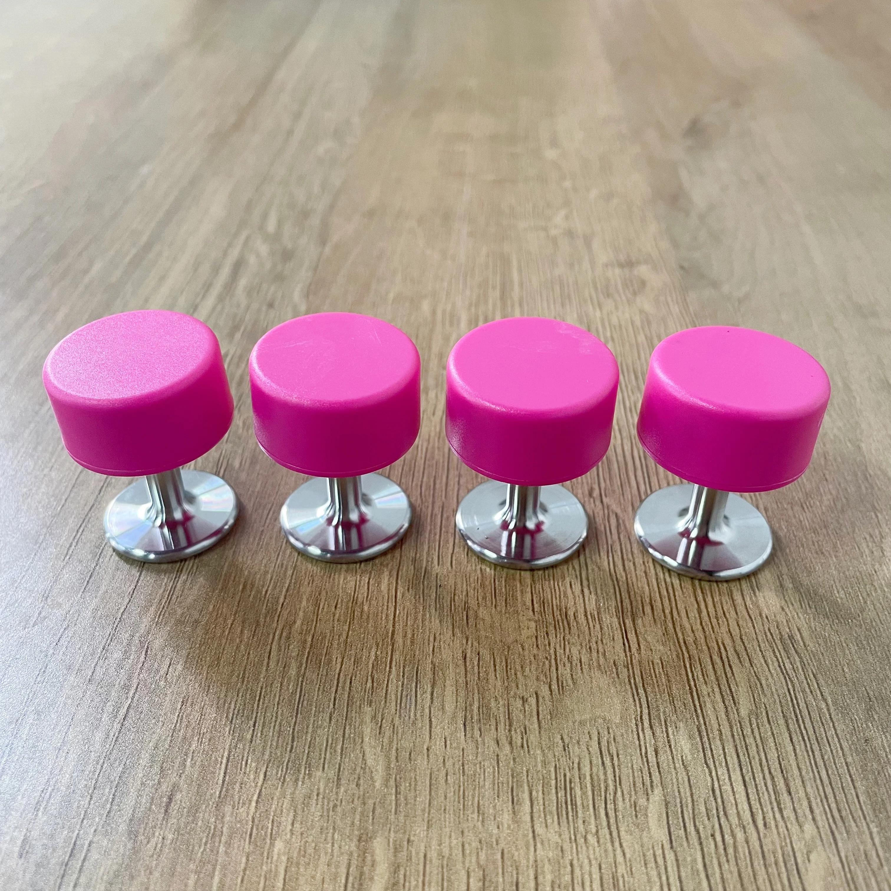 Rose Red Plastic Lock with Steel Pin PVC Cap Magnet Key Pink Magnetic Lock for Restraint Belt Patient Safety Hospital Transport