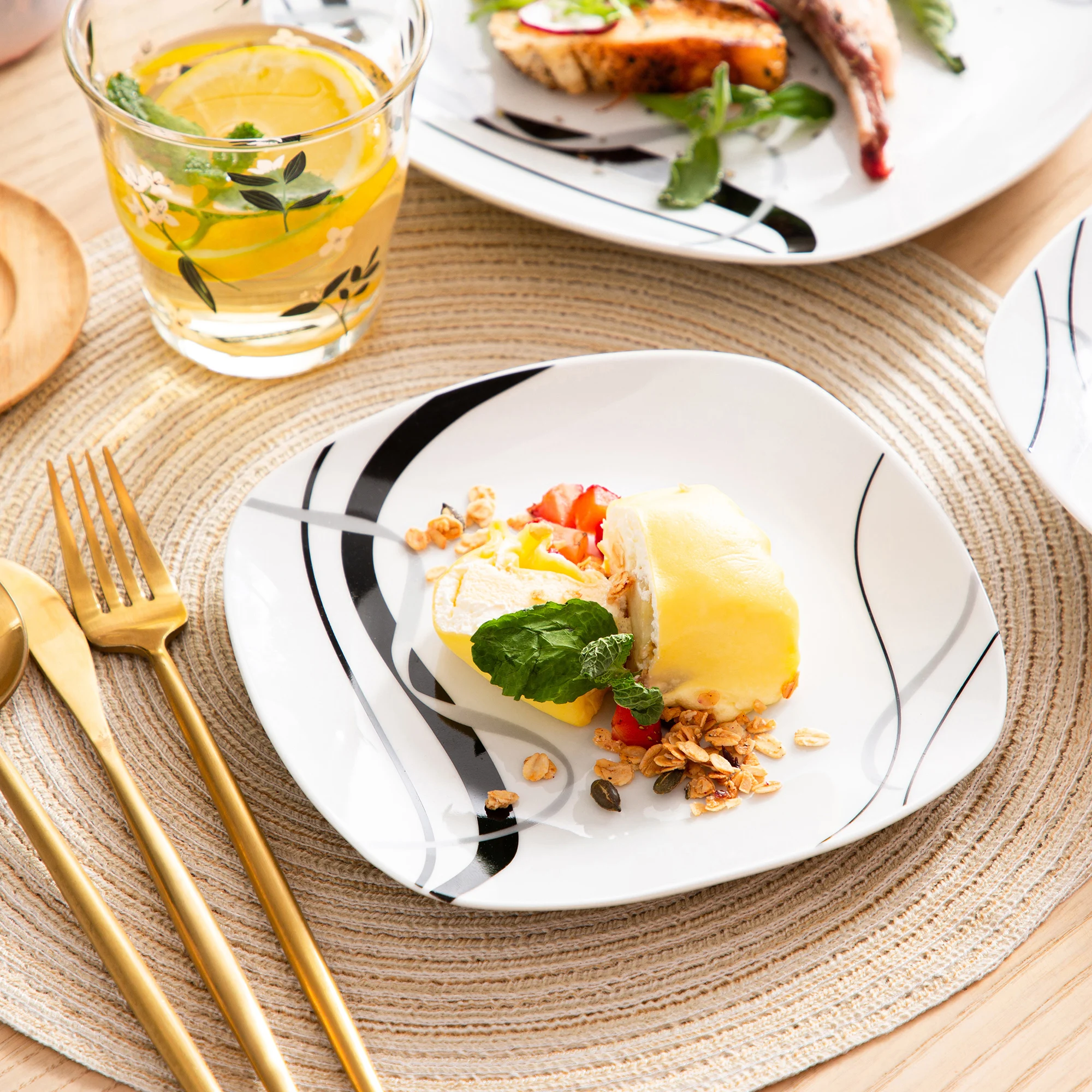 VEWEET FIONA 18/36-Piece Porcelain Ceramic Black Line Kitchen Tableware Dishes Plate Set with Dinner Plate,Dessert,Soup Plate