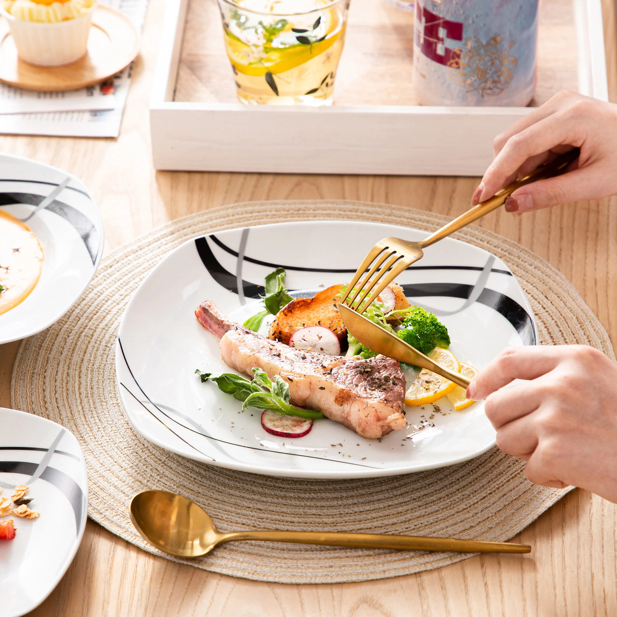 VEWEET FIONA 18/36-Piece Porcelain Ceramic Black Line Kitchen Tableware Dishes Plate Set with Dinner Plate,Dessert,Soup Plate