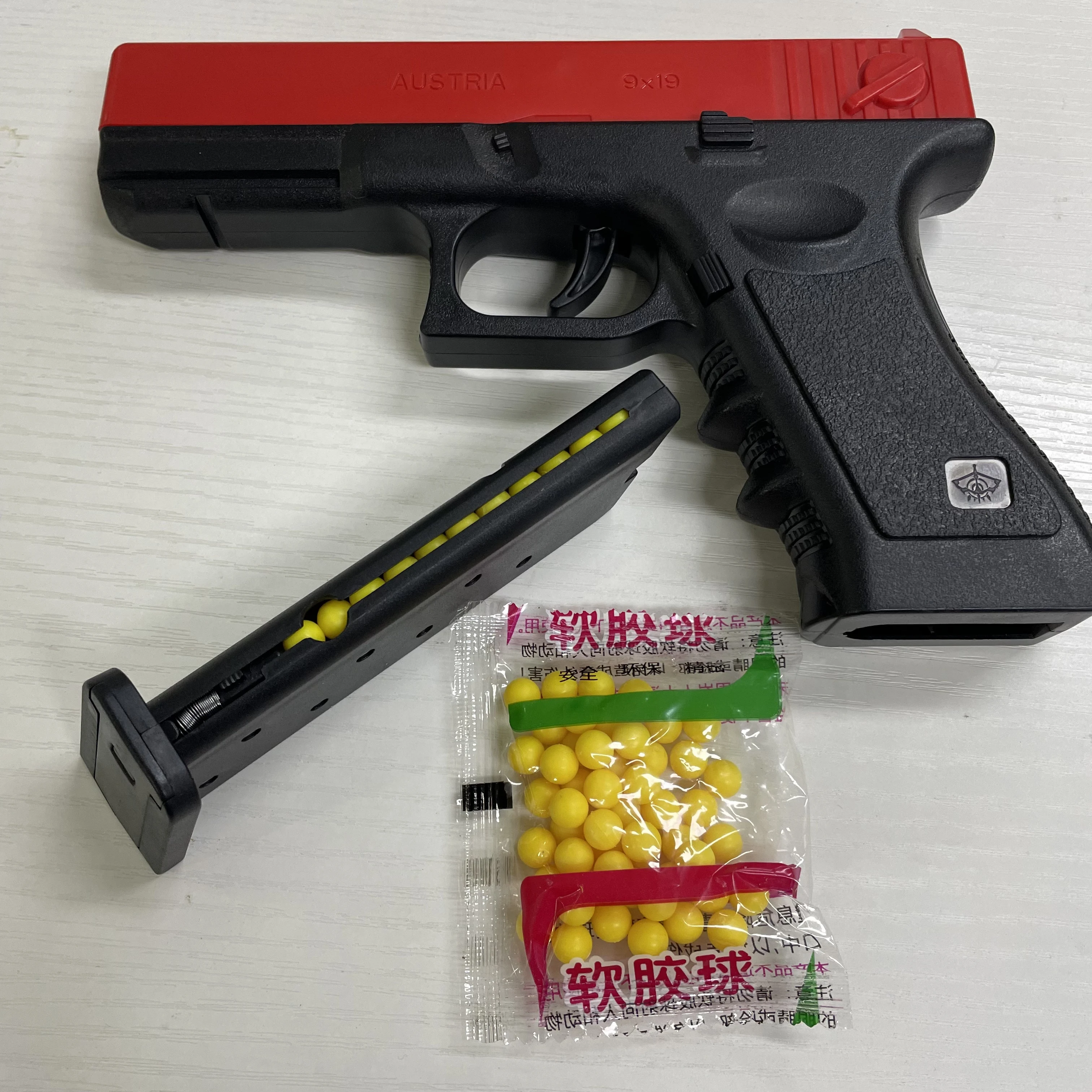 G17 Continuous Shell Throwing Desert Eagle Children's Model Toy Gun Boys' Handgun Empty Compartment Hanging 6-8mm Bullets