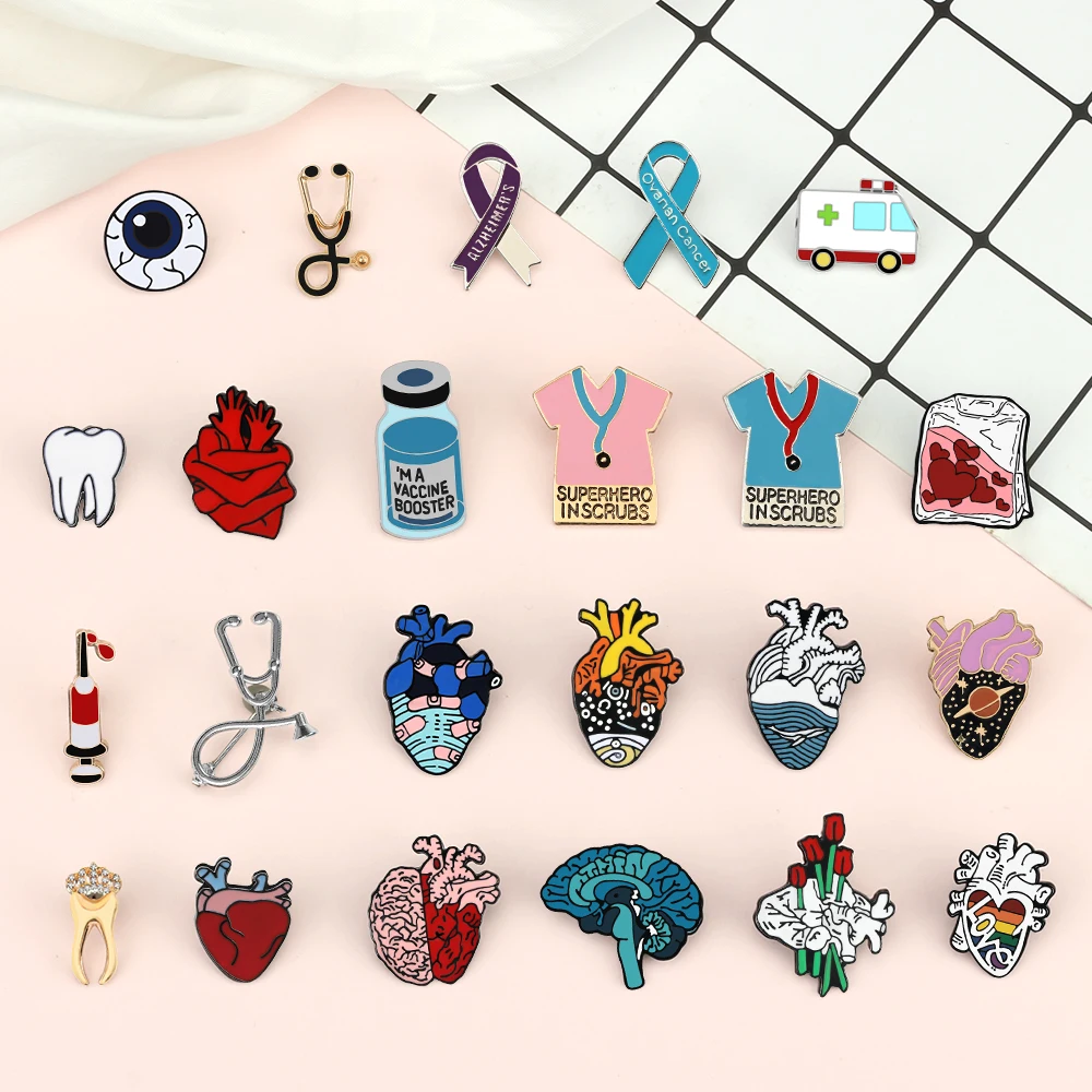 30 Styles Medical Enamel Brooch Syring Heart Stethoscope Pins for Nurse Doctor Cartoon Lovely Backpack Lapel Badge Jewelry Gifts