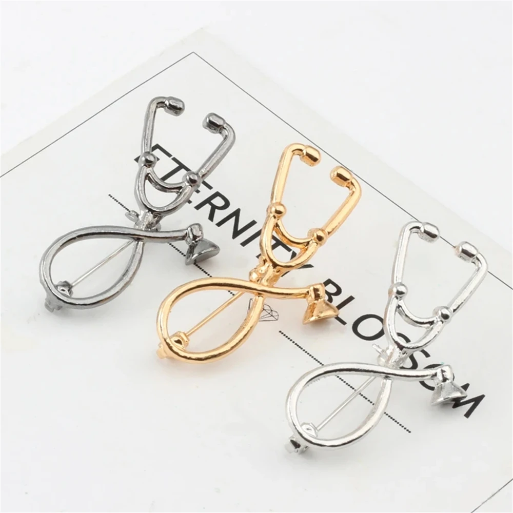 30 Styles Medical Enamel Brooch Syring Heart Stethoscope Pins for Nurse Doctor Cartoon Lovely Backpack Lapel Badge Jewelry Gifts
