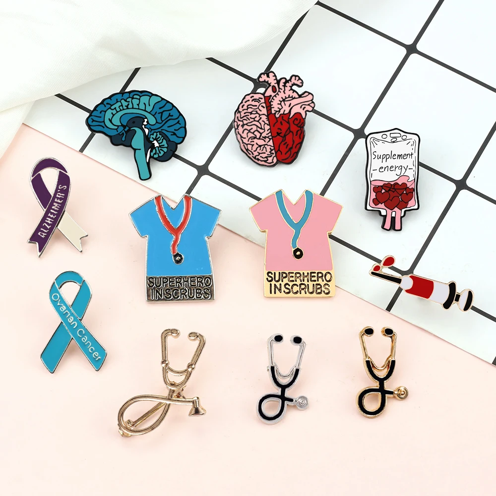 30 Styles Medical Enamel Brooch Syring Heart Stethoscope Pins for Nurse Doctor Cartoon Lovely Backpack Lapel Badge Jewelry Gifts