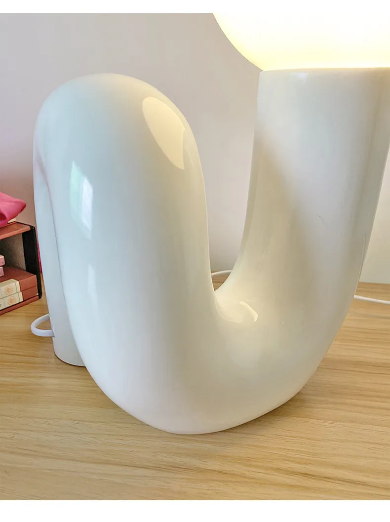 American-Style Nordic Resin Glass Atmosphere Bedroom Bedside Lamp Decoration Piece Art Tabletop Children's Room Desk Lamp G9