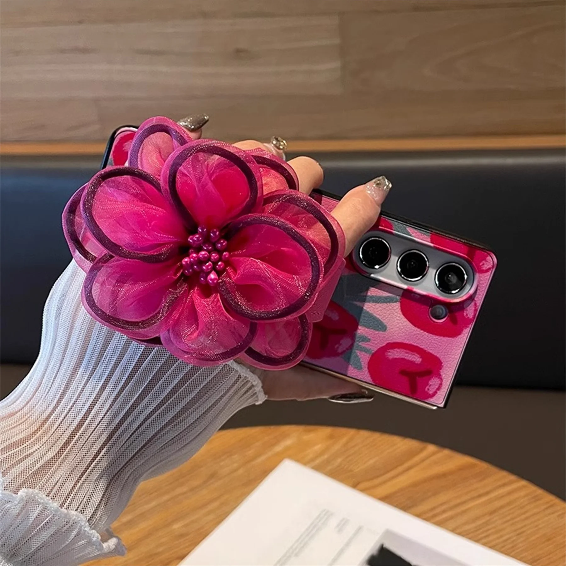 New Korean Full Screen Tulip Case with Flower Wrist Strap for Samsung Galaxy Z Fold8 Ultra Fold8 Wide ZFold7 Fold 6 Fold 5 Cover