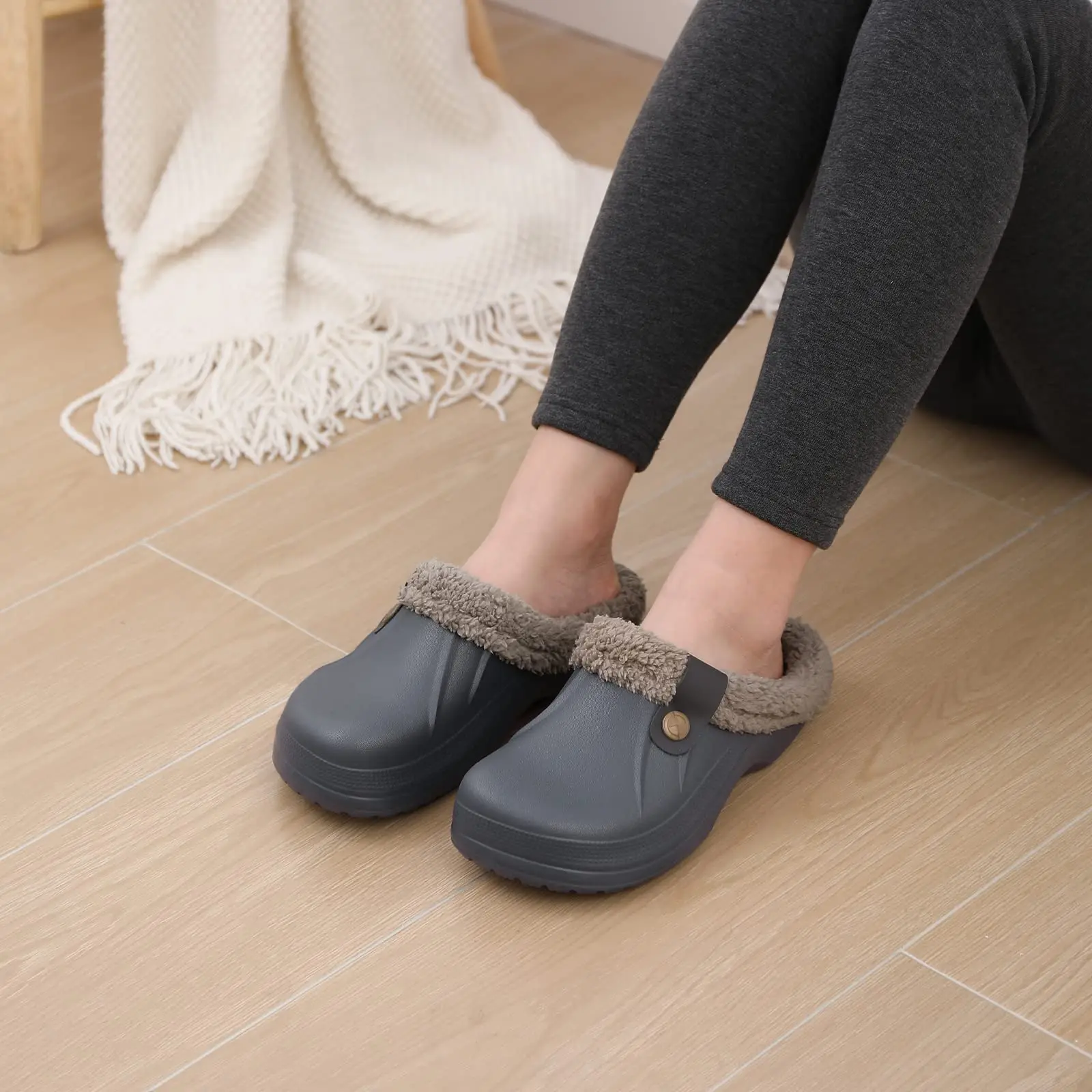 Litfun Winter Plush Garden Shoes Women Fur Clogs Slippers Men Soft Furry Waterproof Slippers Outdoor New Cozy Fuzzy Home Slipper