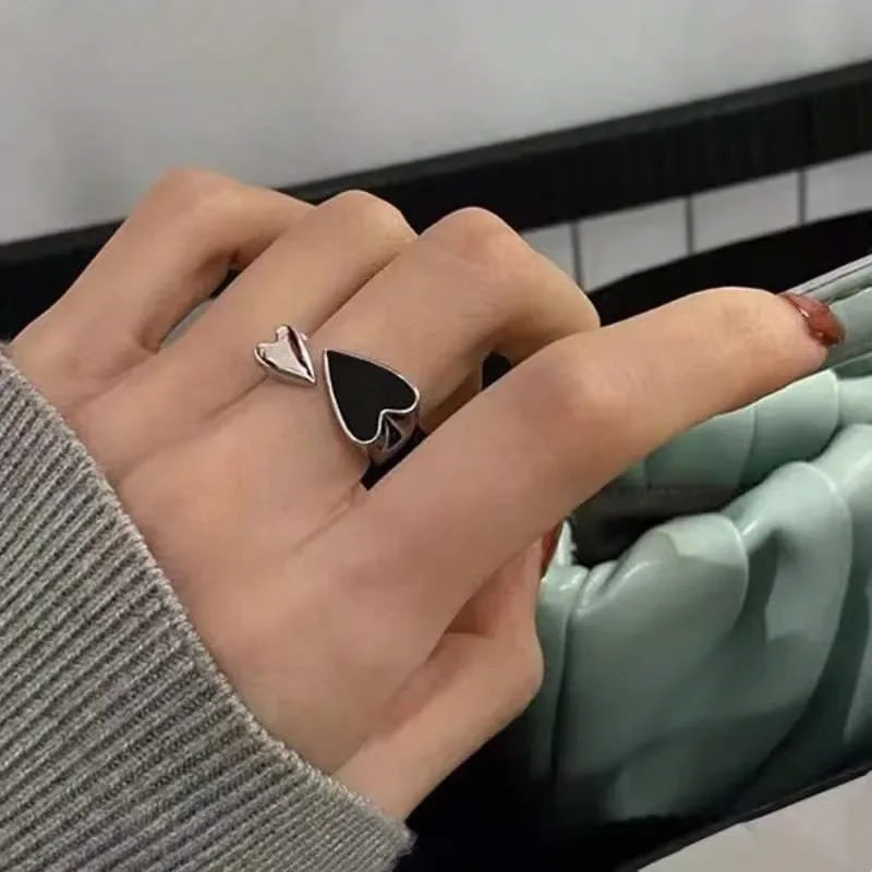 New Trendy Two-color Black Heart Rings For Women Minimalist Aesthetic Drop Of Oil Open Rings Female Metal Punk Party Jewelry