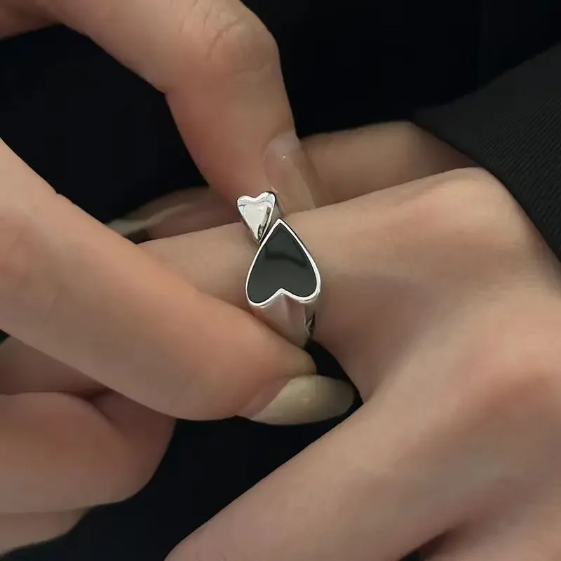 New Trendy Two-color Black Heart Rings For Women Minimalist Aesthetic Drop Of Oil Open Rings Female Metal Punk Party Jewelry