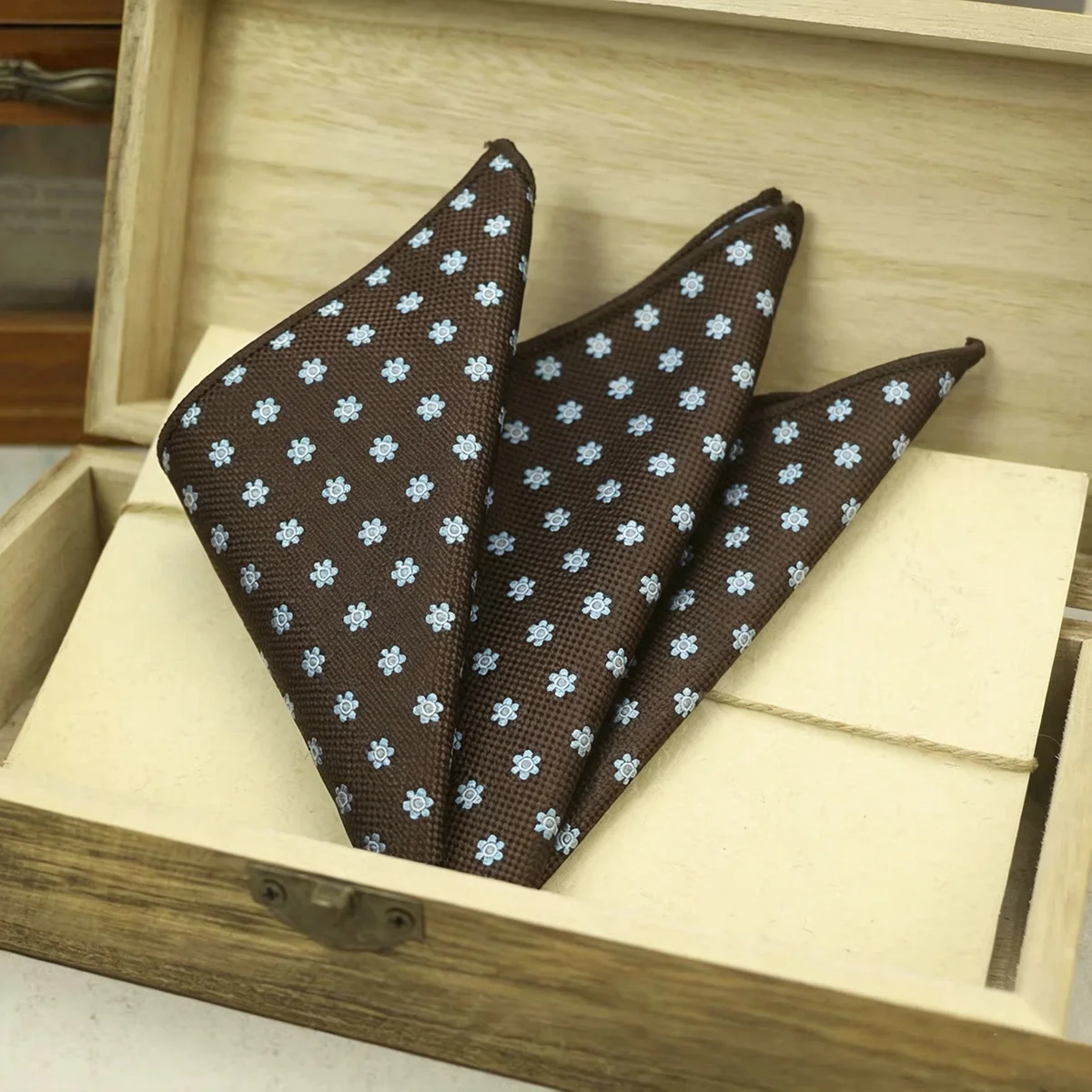 23CM New Trendy Striped Pocket Square Luxury Mens White Dots Polyester Woven Handkerchief Wedding Groom Tuxedo Accessories Hanky