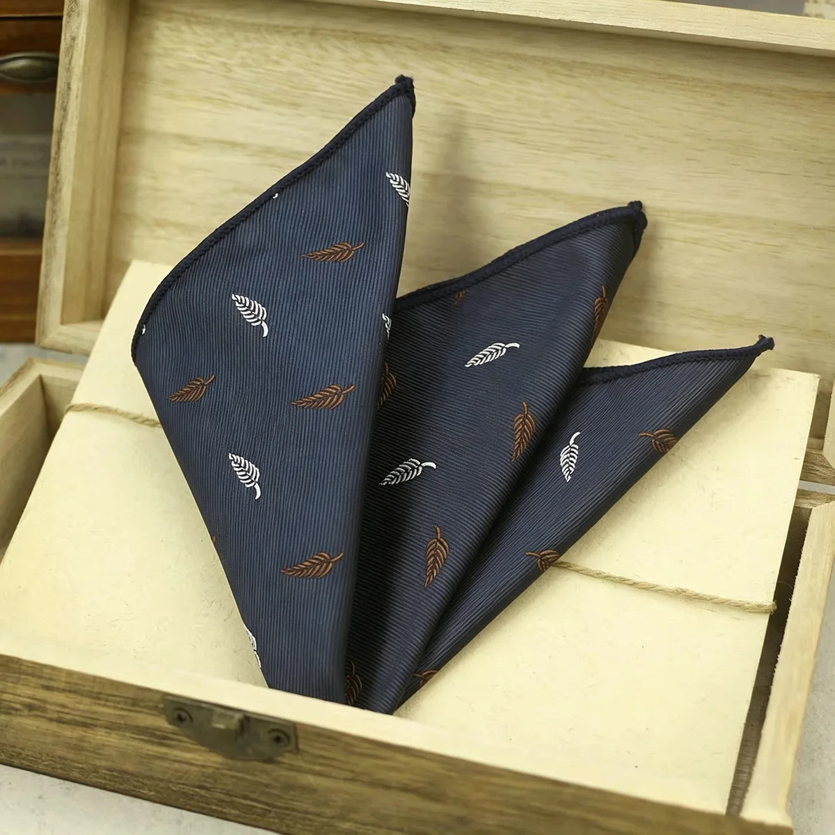 23CM New Trendy Striped Pocket Square Luxury Mens White Dots Polyester Woven Handkerchief Wedding Groom Tuxedo Accessories Hanky