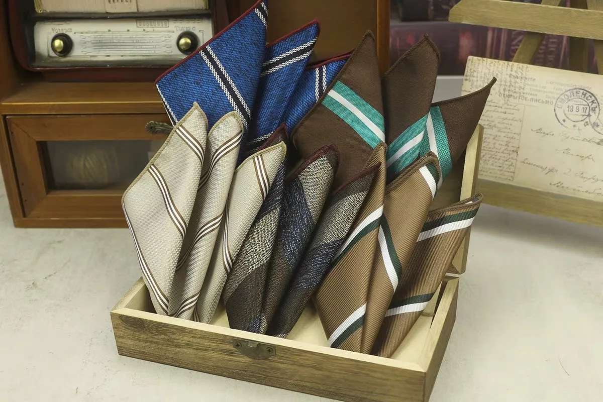 23CM New Trendy Striped Pocket Square Luxury Mens White Dots Polyester Woven Handkerchief Wedding Groom Tuxedo Accessories Hanky