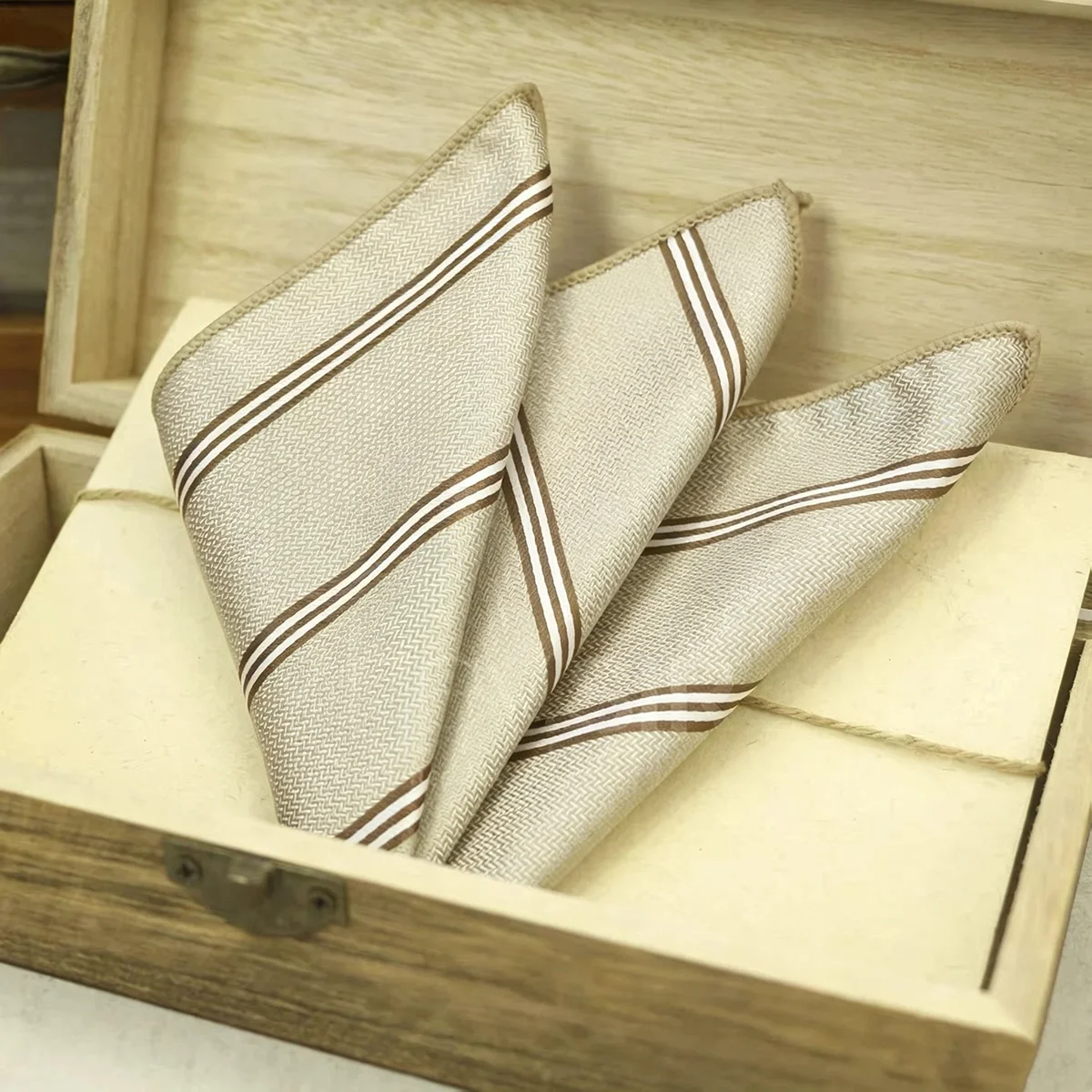 23CM New Trendy Striped Pocket Square Luxury Mens White Dots Polyester Woven Handkerchief Wedding Groom Tuxedo Accessories Hanky