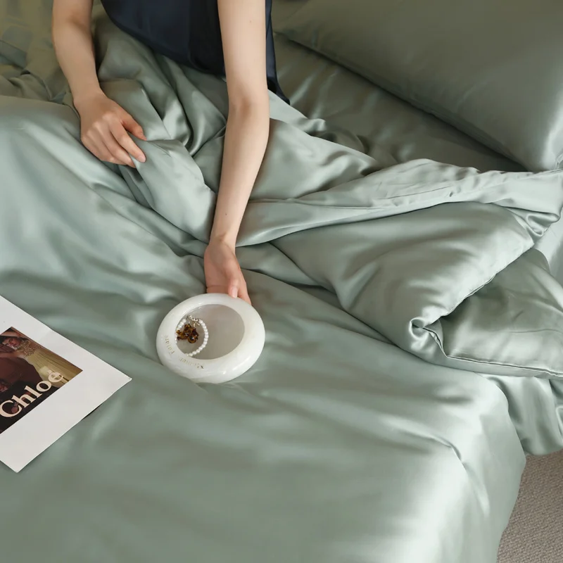 Mulberry Silk Duvet Cover 1PC Quilt Cover Solid Color Smooth Comforter Cover with Zipper Closure Double King Queen Size Bedding
