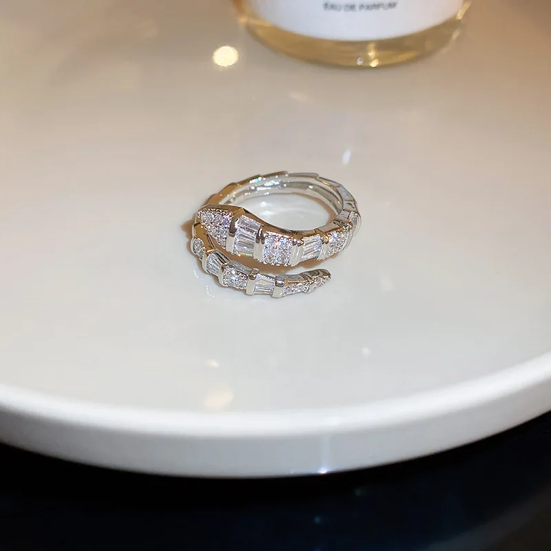 Versatile Fashion Trendy Snake Shaped Opening Rings for Women High-end Exquisite Zircon Adjustable Rings Jewelry Accessories