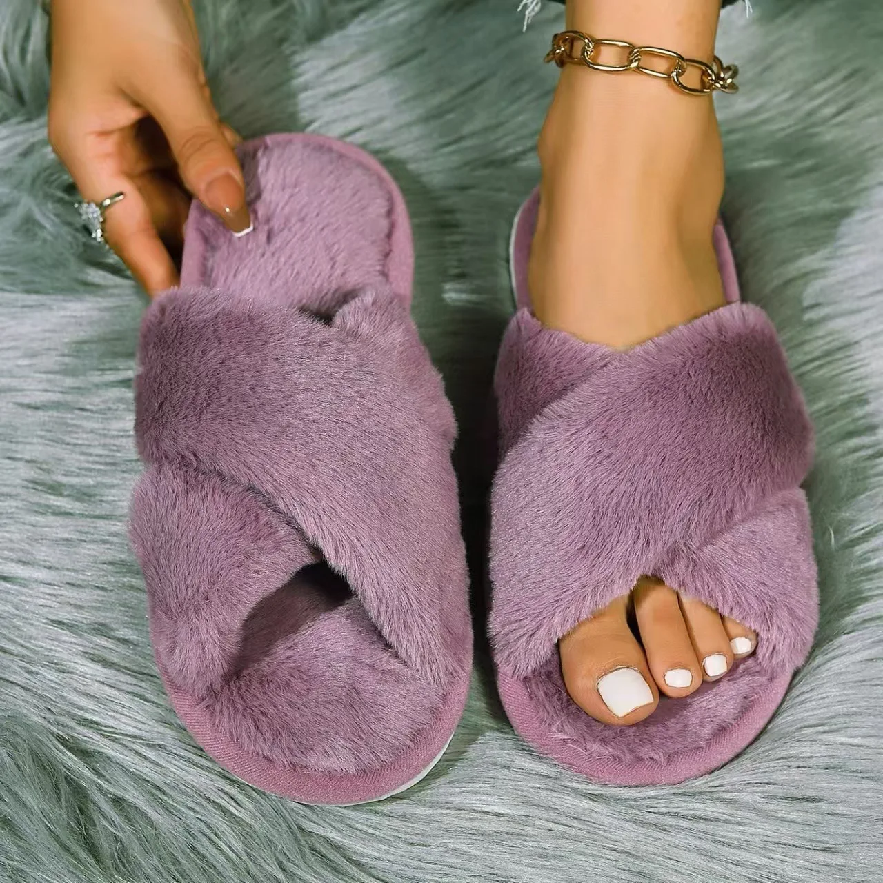 Popular Cross Furry Slippers Female Fluffy Slides Autumn Winter Outdoor Fashion Sexy EVA Light Flip Flops Sweat Soft Flat Shoes