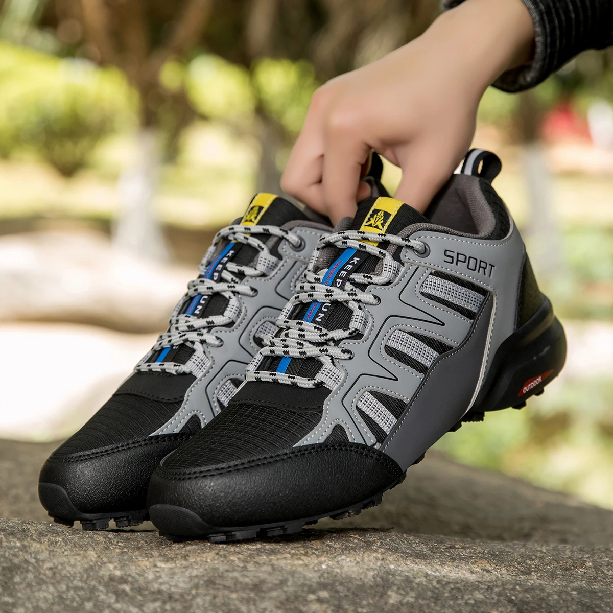 Men's Casual Shoes,Anti-Collision Toe Hiking Sports Shoes,Breathable And Non-Slip,All-terrain Camping Mountain Walking Shoes