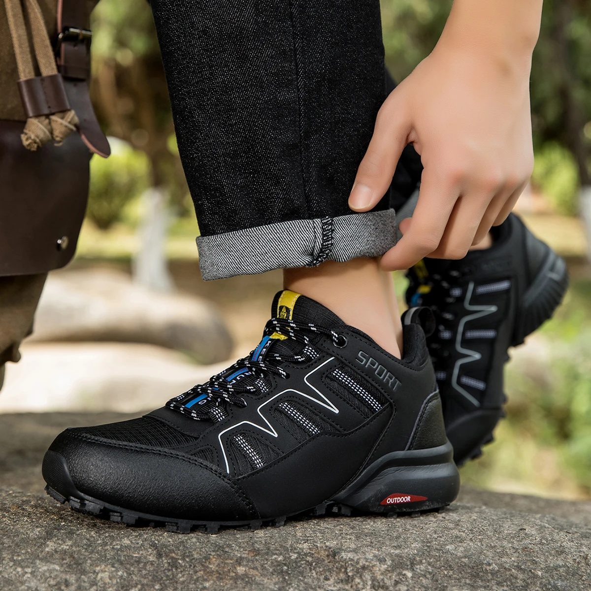 Men's Casual Shoes,Anti-Collision Toe Hiking Sports Shoes,Breathable And Non-Slip,All-terrain Camping Mountain Walking Shoes