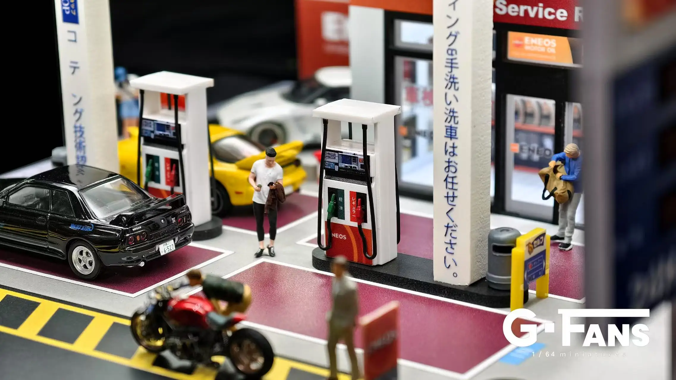 G Fans 1/64 Scale Diecast Car Garage Diorama Model Miniature Parking Lot Scene for Vehicle Display and Toy Background Collection