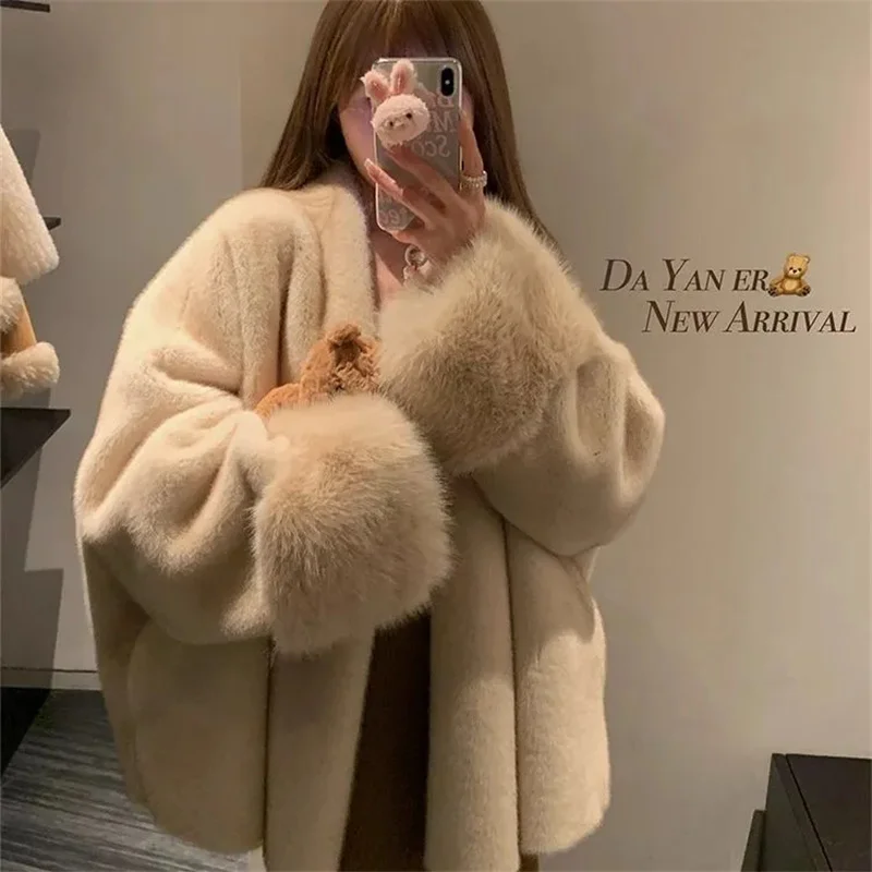 2025 Autumn And Winter New Environmentally Friendly Faux Mink Fur Coat, Women's Socialite Style Loose Fit fashionable coat
