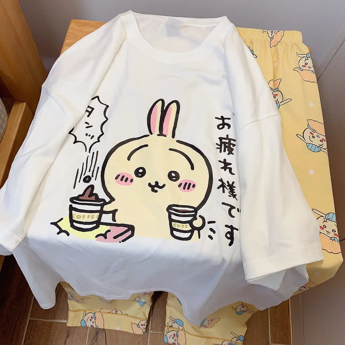Oversized White Tops for Men Women Chiikawa Group Graphic Tee Cute Japanese Mascot Design Loose Fit Summer Streetwear Anime