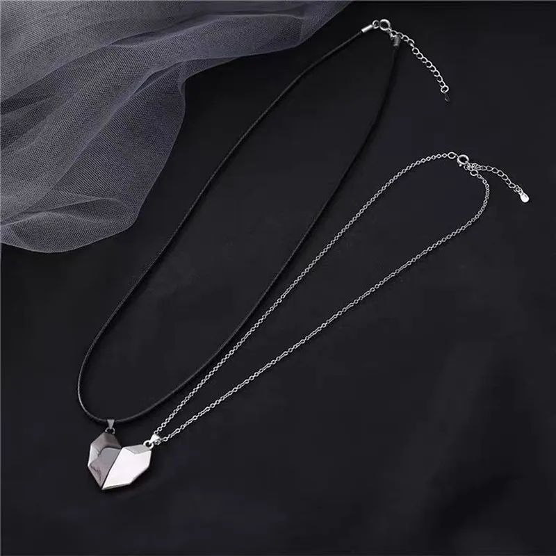 Love Magnet Couple Color Matching Necklace Simple Creative Wishing Stone Heartbreak Stitching-2 Pendant Men and Women