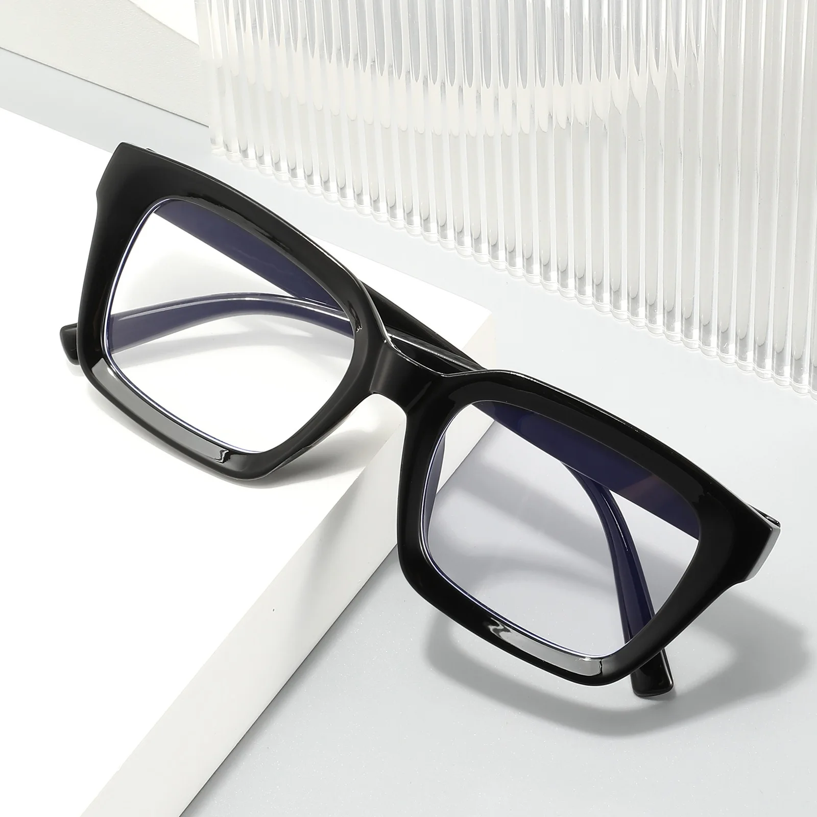 Women Anti Blue Light Glasses Oversized Frame Vintage Glasses Computer Eyewear Full Frame Transparent Eye Protection Eyepiece