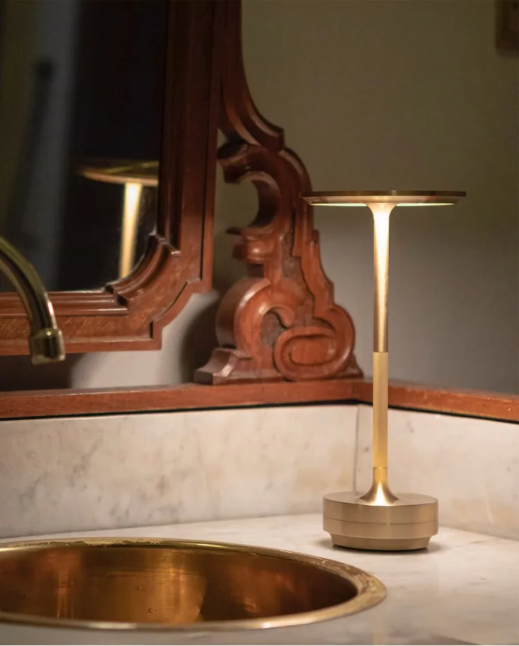 Rechargeable Table Lamp Creative Dining Touch Led Hotel Bar Coffee Pina Pro Table Lamp Lampada Da Tavolo Decorative Desk Lamp