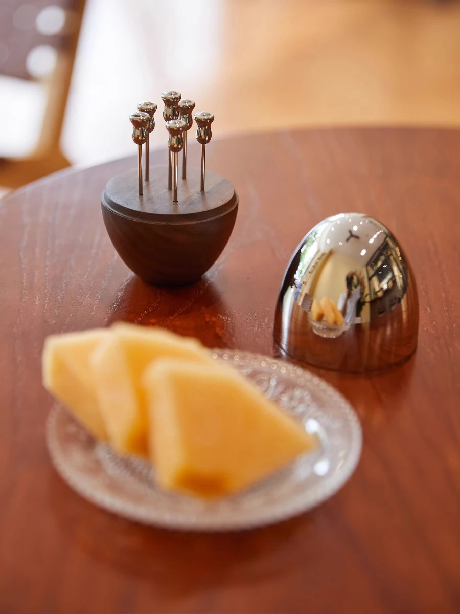 Walnut Toothpick Holder with Stainless Steel Cover, 6Pcs Fruit Picks, Cocktail Picks, Toothpick Box for Home Decor, Party, Bar