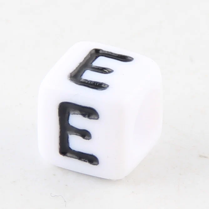 100-500pcs Square White and Black Mixed Letter Acrylic Beads Cube Loose Spacer Alphabet Beads For Jewelry Making Diy Accessories