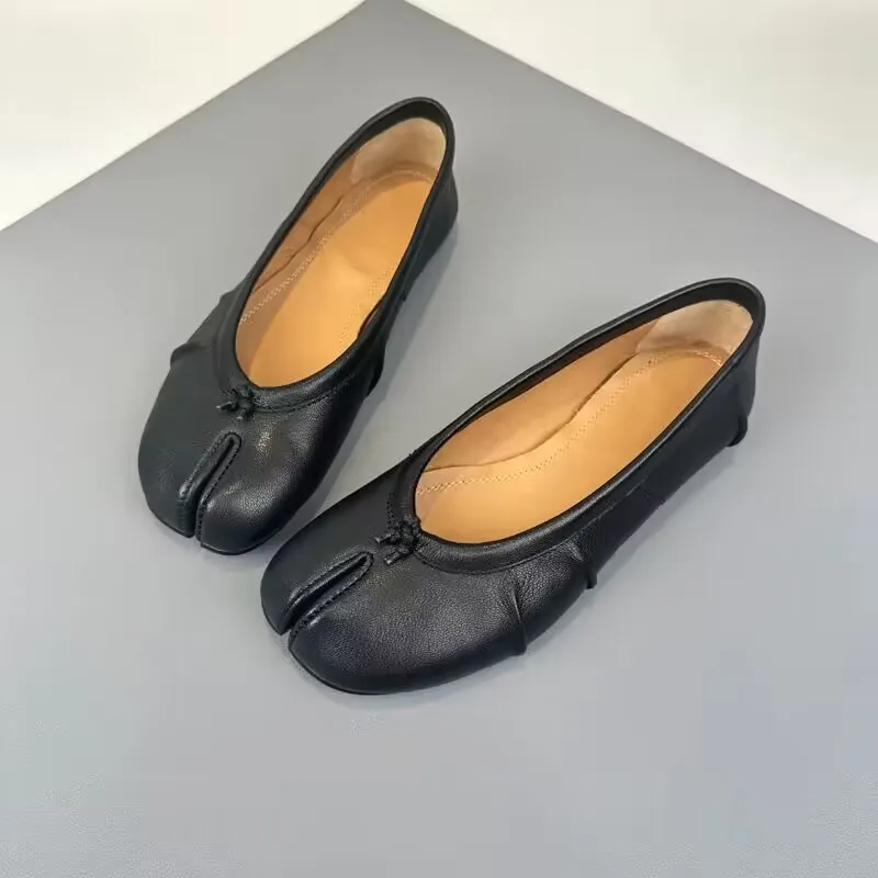 Fashion Hot PU Leather Tabi Shoes Women Handmade Women Flats High Quality Shoes Luxury Design Split-Toe Mules Shoes