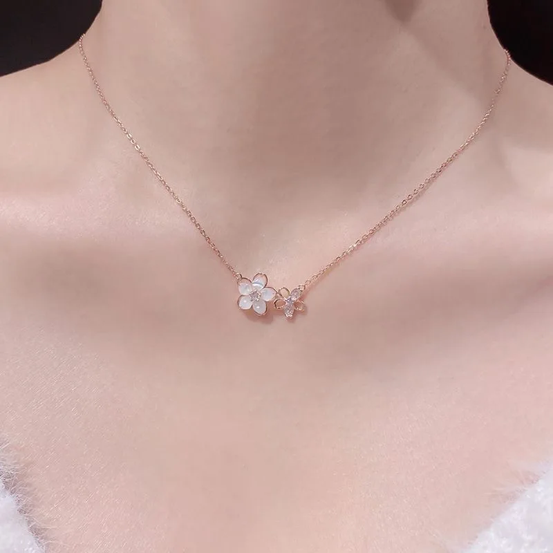 Luxury Shiny Sakura Pendant for Women Fashion Trendy Stereoscopic Flower Necklace High Quality Jewelry Women