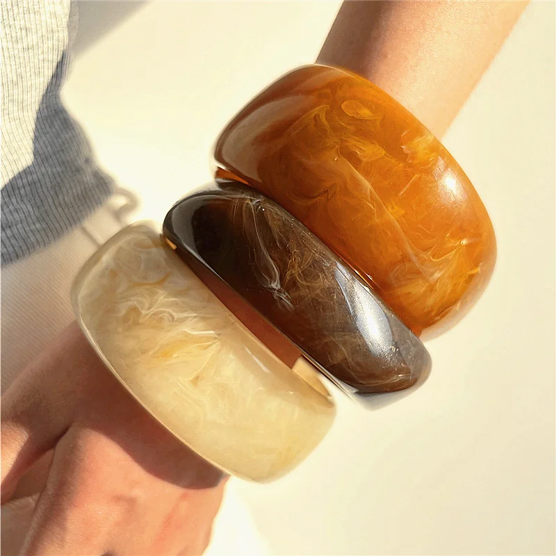 HUANZHI 3Piece Vintage Brown Geometric Resin Bracelet Set Exaggerated Different Shapes Wide Thick Stacked Wear Jewelry