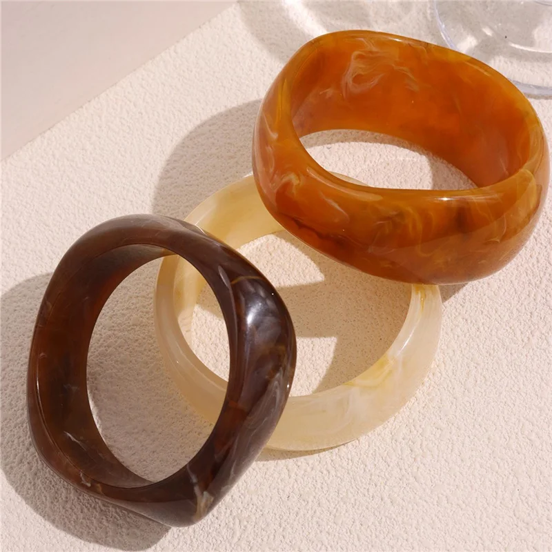 HUANZHI 3Piece Vintage Brown Geometric Resin Bracelet Set Exaggerated Different Shapes Wide Thick Stacked Wear Jewelry
