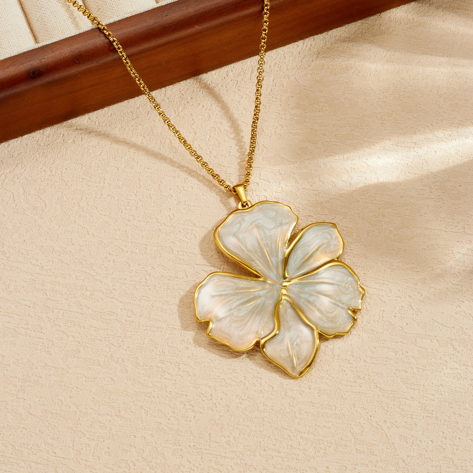 DIEYURO 316L Stainless Steel Light Luxury Golden White Enamel Flower Pendant Necklace For Women Classic Non-fading Neck Chain