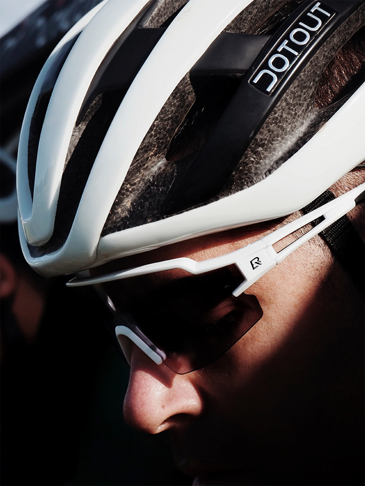 ROCKBROS Photochromic Anit-fog Bicycle Glasses UV400 Sun Protection Bike Sunglasses Sports Run MTB Road Cycling Eyewear Goggles