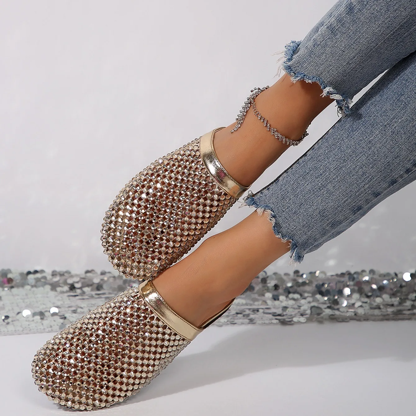 Women-Slippers-Summer-2025-New-Luxury-Brand-Slippers-Lightweight-Round-Head-Shoes-Water-Diamond-Large-Flat-Sandals-Slides-Women
