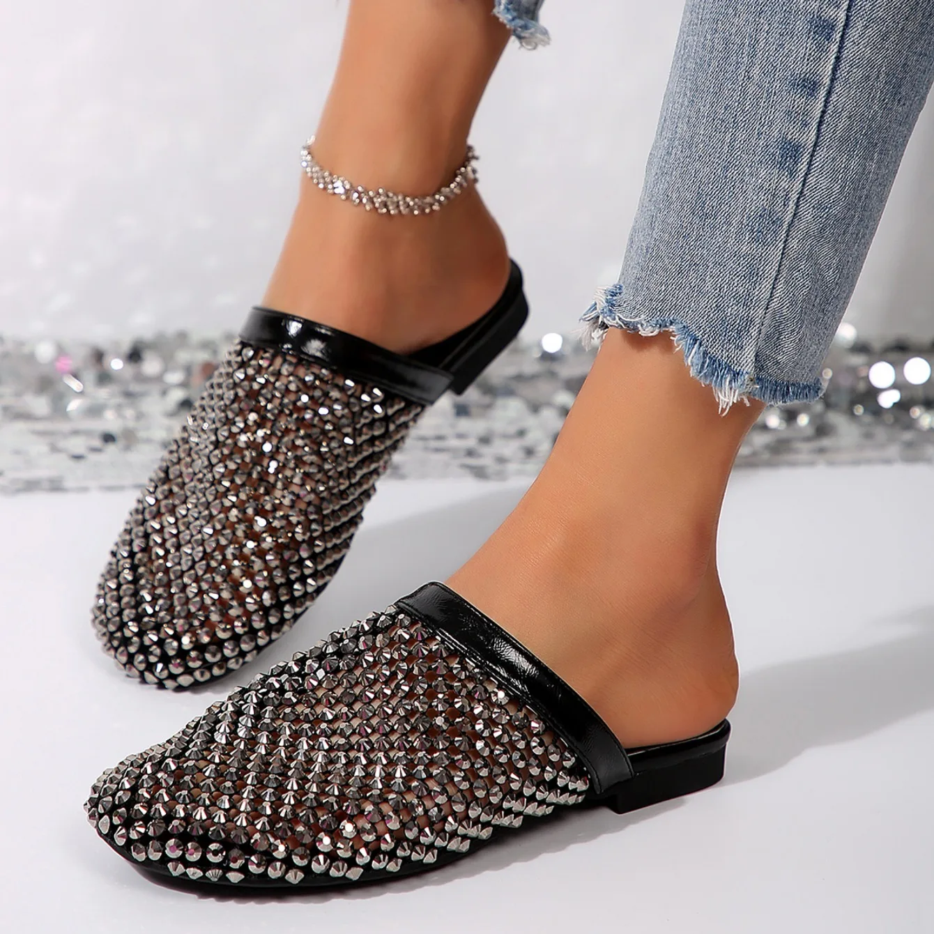 Women-Slippers-Summer-2025-New-Luxury-Brand-Slippers-Lightweight-Round-Head-Shoes-Water-Diamond-Large-Flat-Sandals-Slides-Women