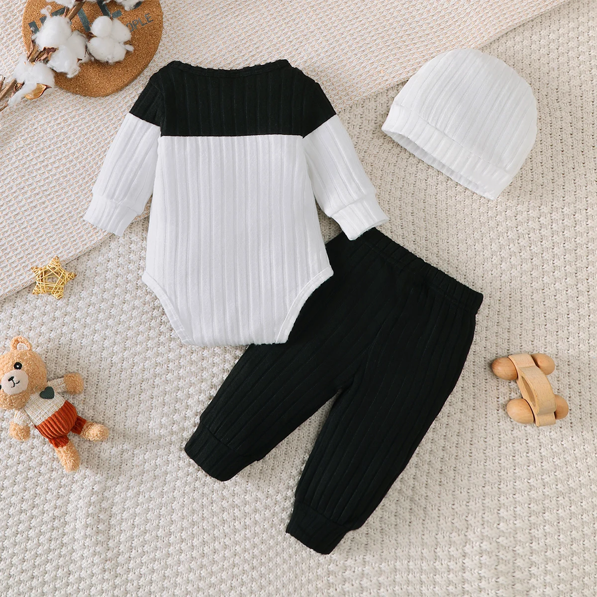 3Pcs/Set of Newborn Baby Boy Color Blocked Long Sleeved Bodysuit+Pants+Cute Hat Set 0-18 Months Baby Boy Spring and Autumn Set