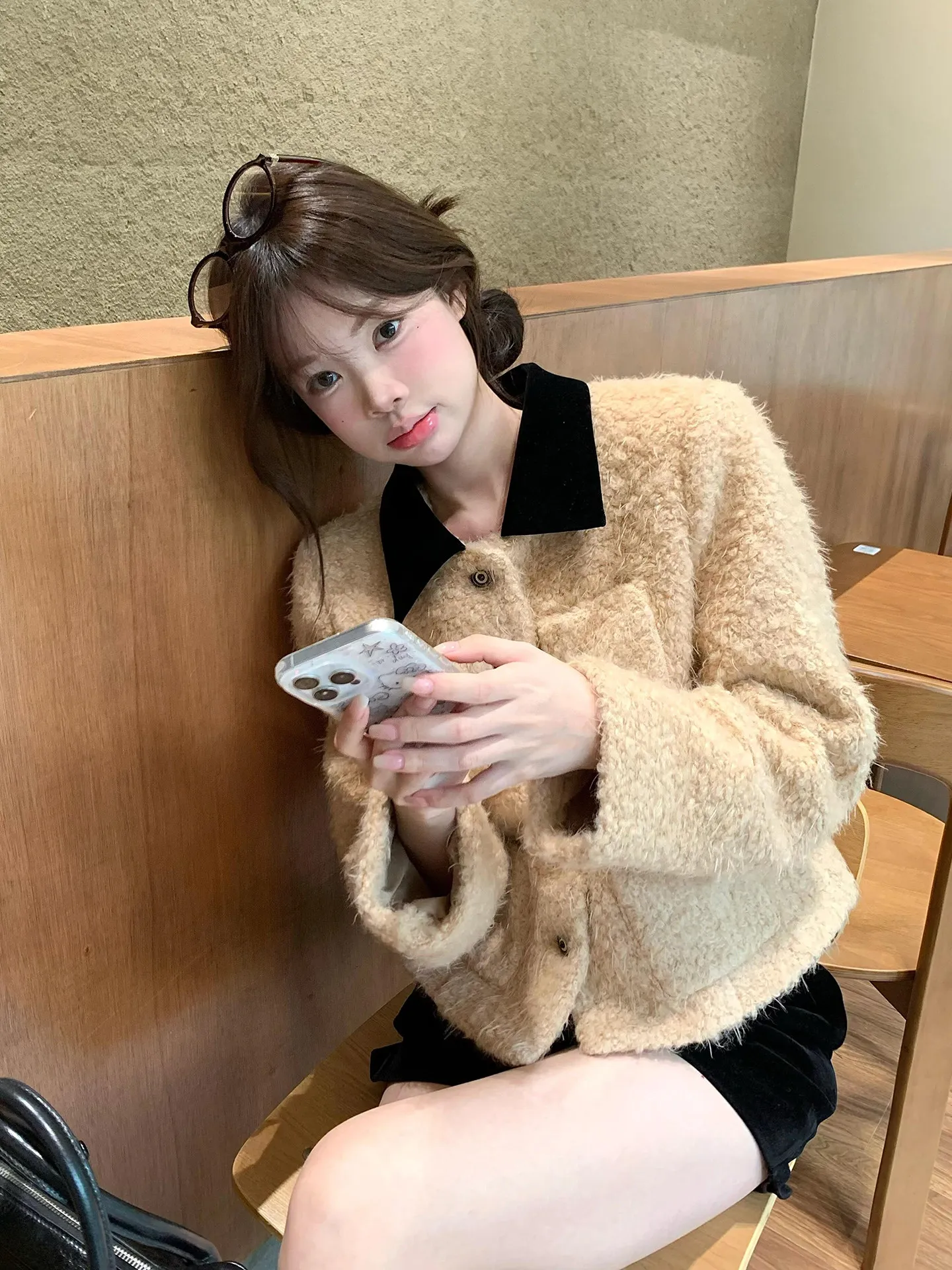 French Camel Faux Lamb Short Jacket for Women Winter Thick Warm Outerwear Female Color Block Turndown Collar Jacket with Pockets