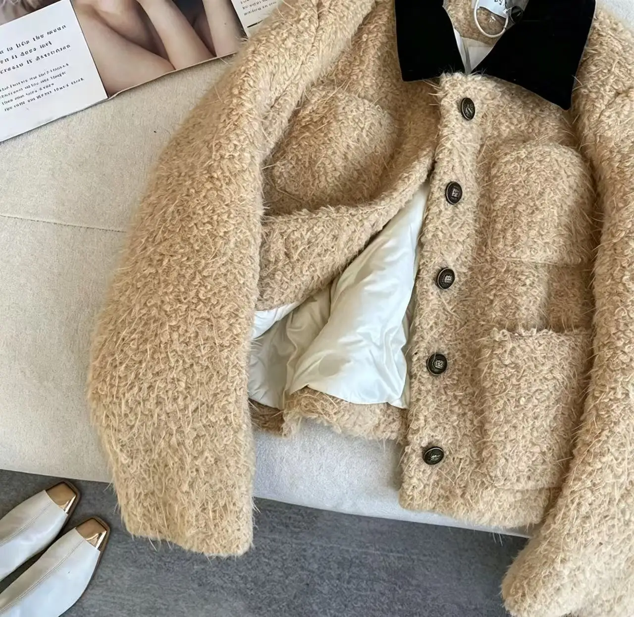 French Camel Faux Lamb Short Jacket for Women Winter Thick Warm Outerwear Female Color Block Turndown Collar Jacket with Pockets
