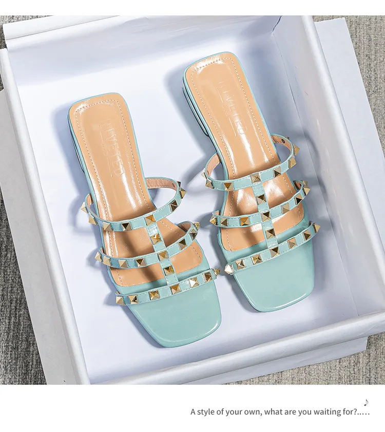 2026 Summer New Niche Design Metal Riveted Slippers Square with Real Casual Square Wear Fashion Large Size Women's Sandals 35-43