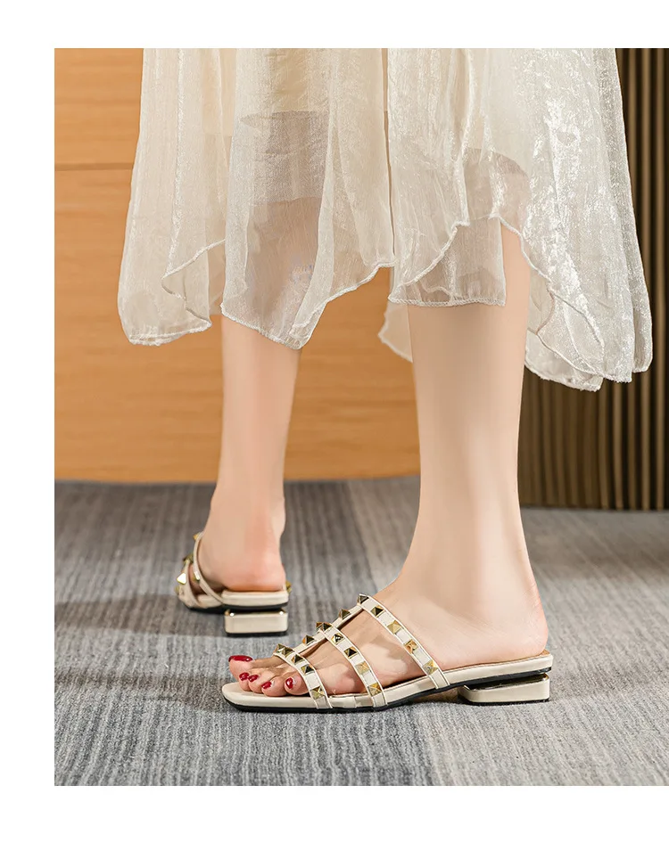 2026 Summer New Niche Design Metal Riveted Slippers Square with Real Casual Square Wear Fashion Large Size Women's Sandals 35-43