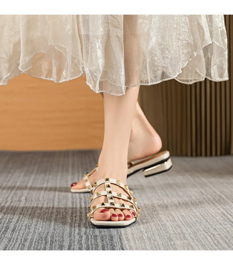 2026 Summer New Niche Design Metal Riveted Slippers Square with Real Casual Square Wear Fashion Large Size Women's Sandals 35-43